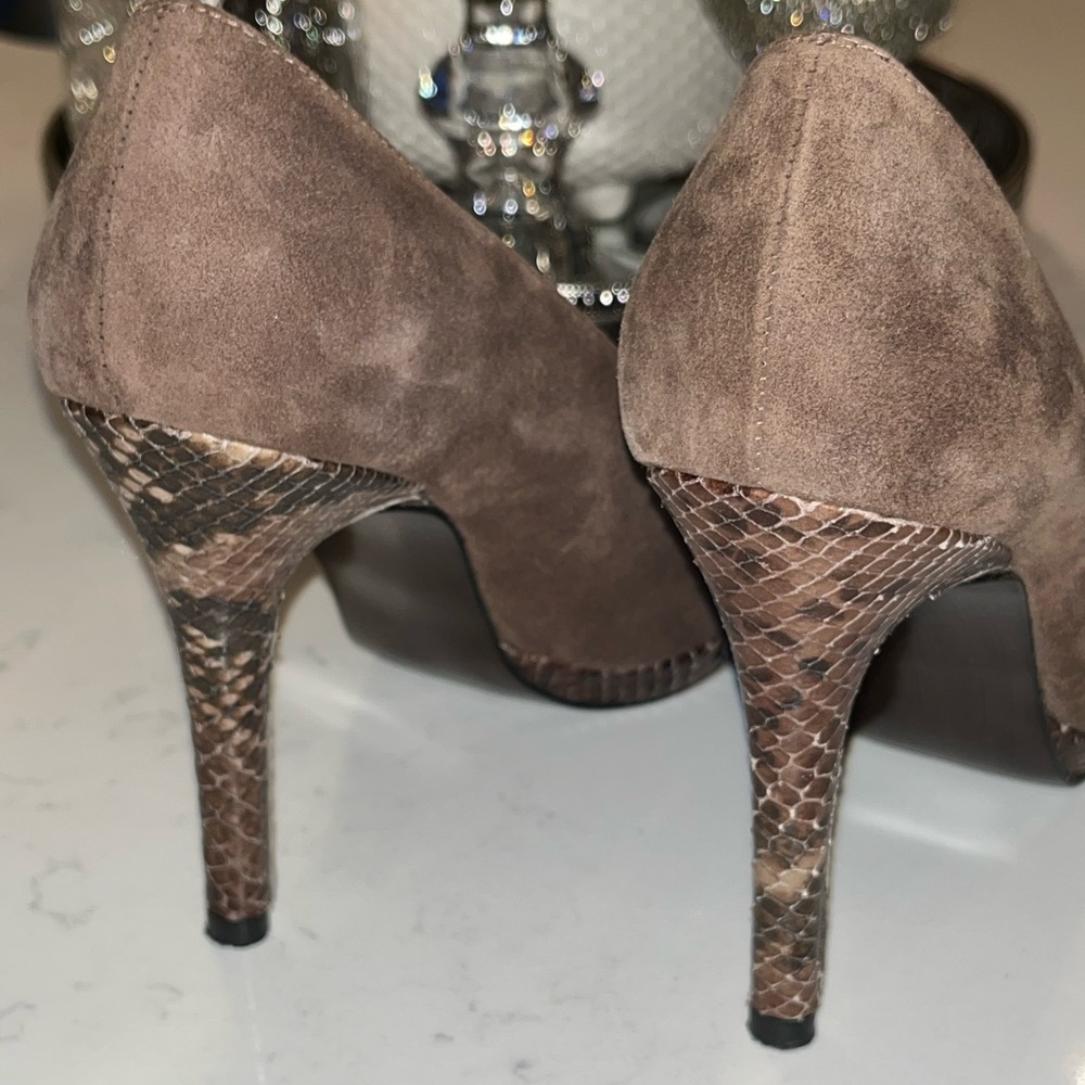 Stuart Weitzman Platswoon Pumps - Picture 10 of 13